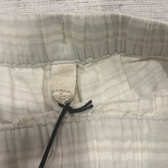 Women’s Prana Kai shorts size M Bone Stripe - Picture 4 of 11